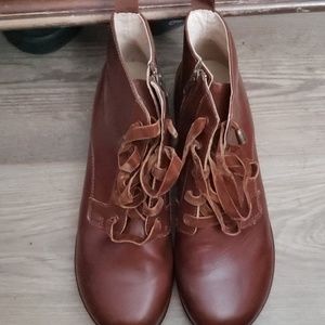 Alegria hiking boots slip resistant